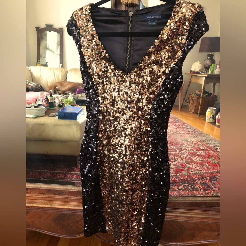 French connection sequined bodycon cocktail dress sz 8 zip up back perfect cond!